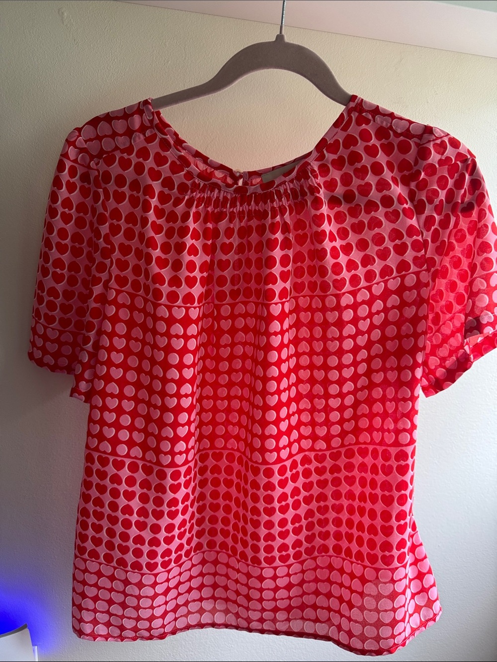 Loft women’s Red Heart-Print Short Sleeve Blouse, LP , used like new